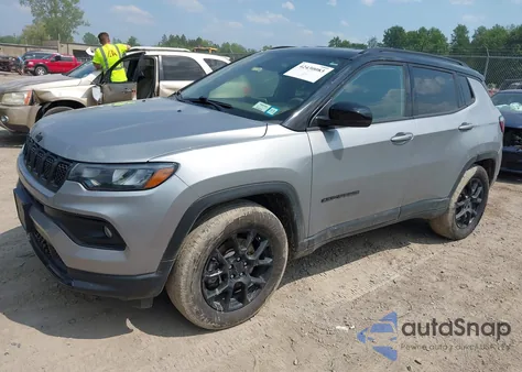 2023 Jeep Compass Altitude 4X4 из США, поврежденный, VIN 3C4NJDBN9PT513179